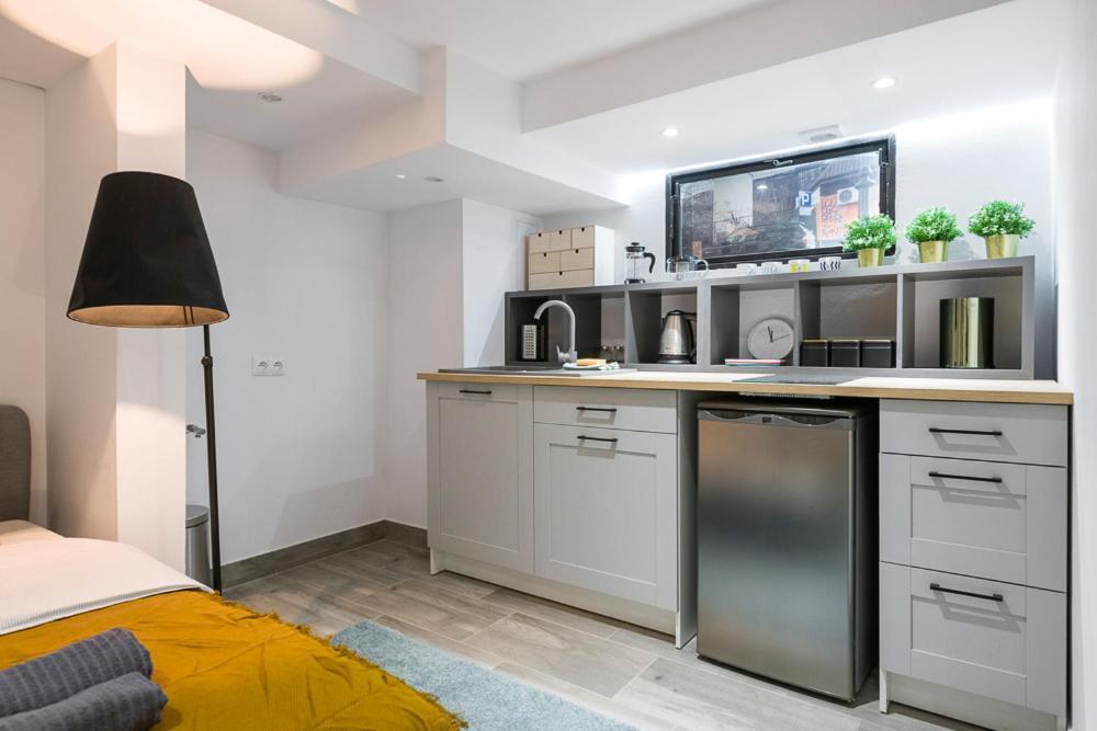 Cosy Apartment In Perfect Location — Photos 1